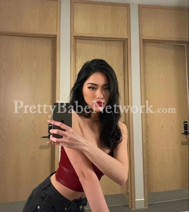 Meet Young High-Class Kazakhstani escort Angela in Delhi 5-Star Hotel